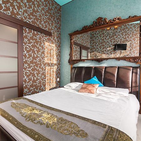 Austrian Apartments Leopolli Near Railway Station Lviv Bagian luar foto